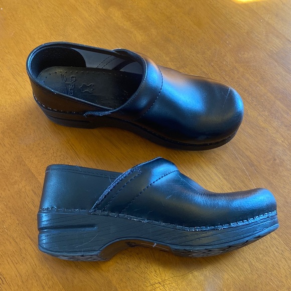 Dansko Shoes - Dansko Clog Black 37 GUC Shoes